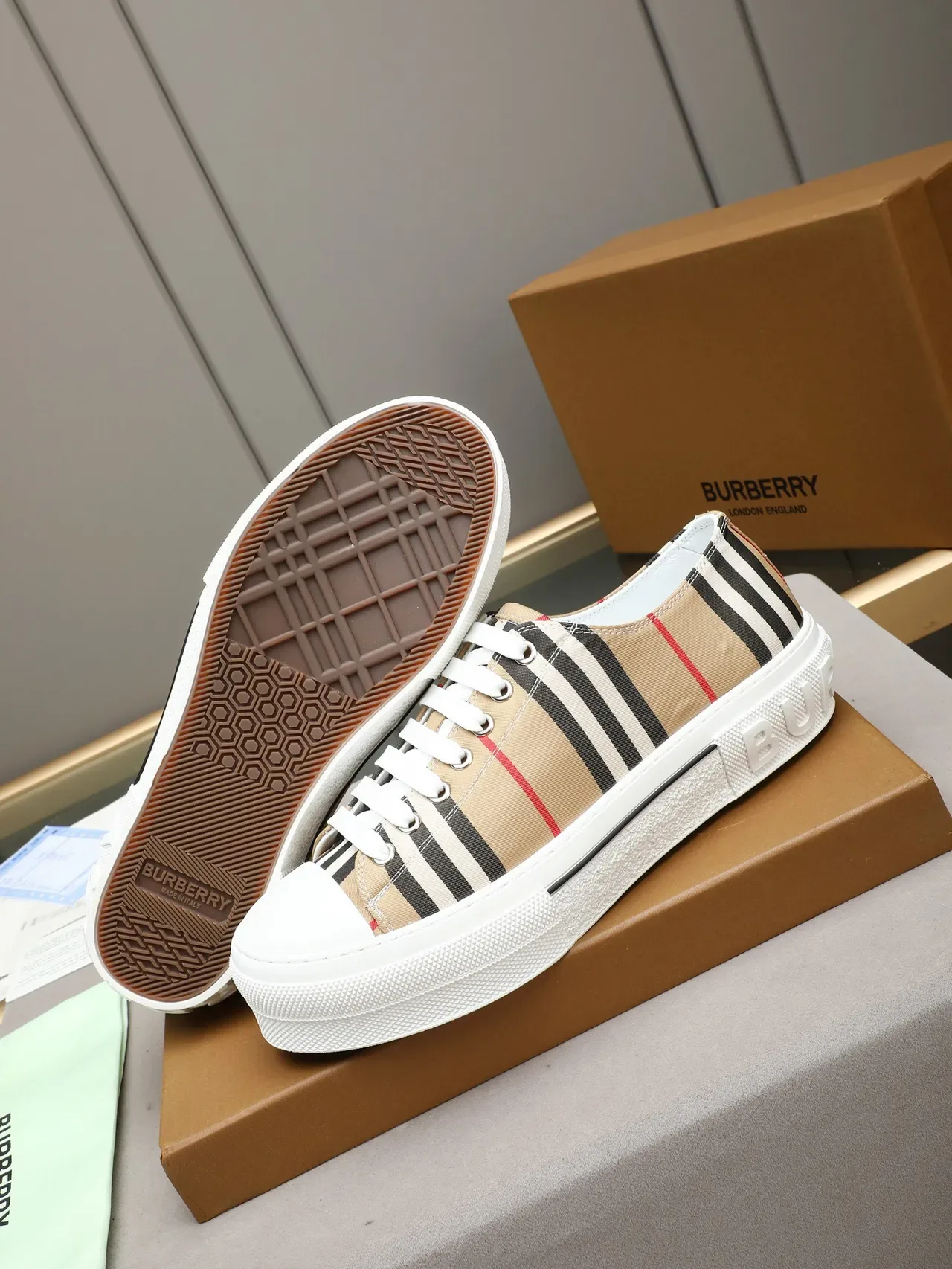 Burberry Beige Noir Rayé Toile Dessus Semelle Plateforme Lifestyle Sneakers 4