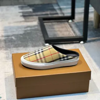 Burberry বেইজ সাদা চেক-প্রিন্ট টেক্সটাইল ব্যাকলেস মিউল ক্যাজুয়াল জুতো