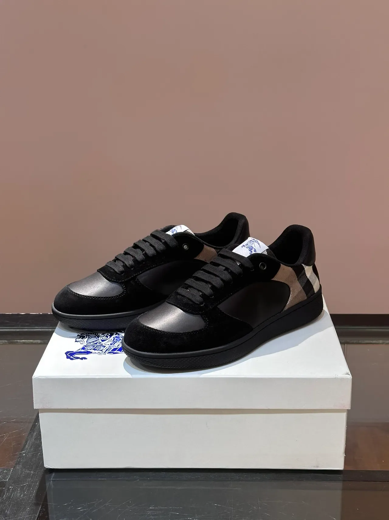 Burberry Negro Beige Low-Top Ante y Tejido a Cuadros Superior Lifestyle Sneakers 5