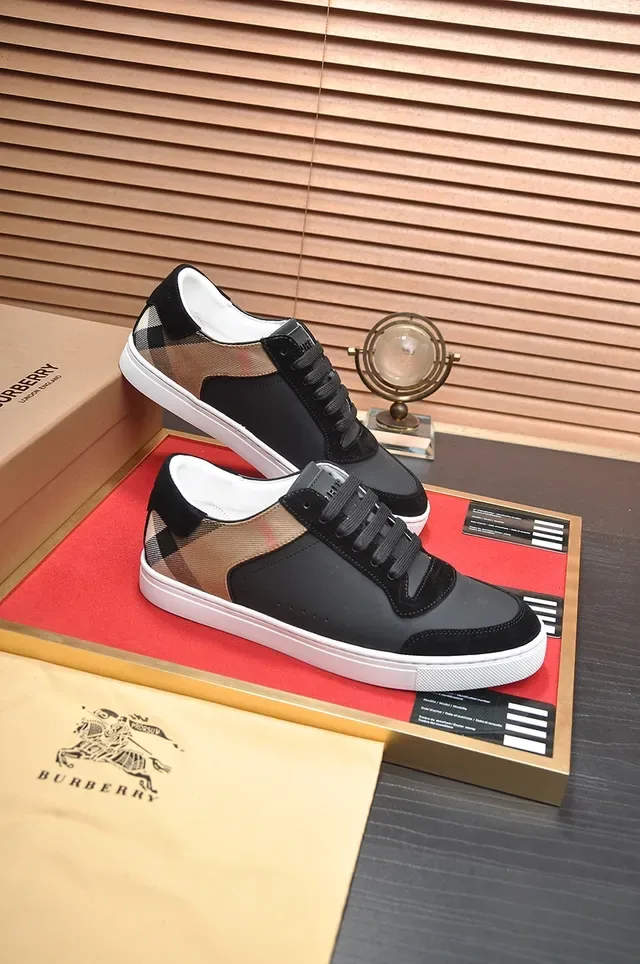 Burberry কালো বেইজ সুয়েড এবং চামড়া উপরের চেক ফ্যাব্রিক প্যানেল লাইফস্টাইল স্নিকার্স 3