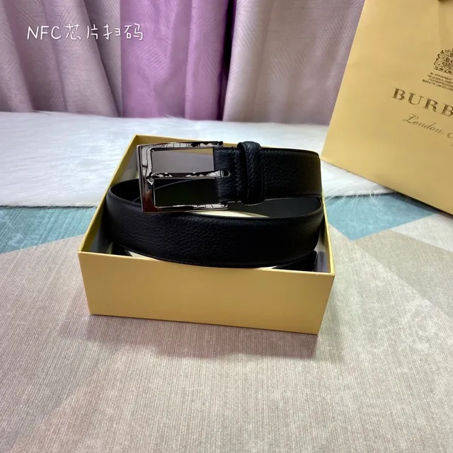 Burberry Cinto de Couro Preto Prateado Texturizado Reversible 5