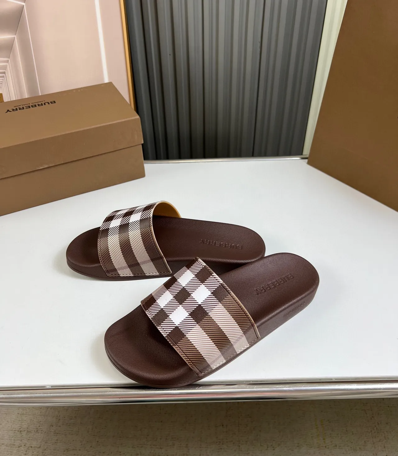 Burberry Brown Beige Single-Strap Slide Molded Rubber Sole Slippers 3
