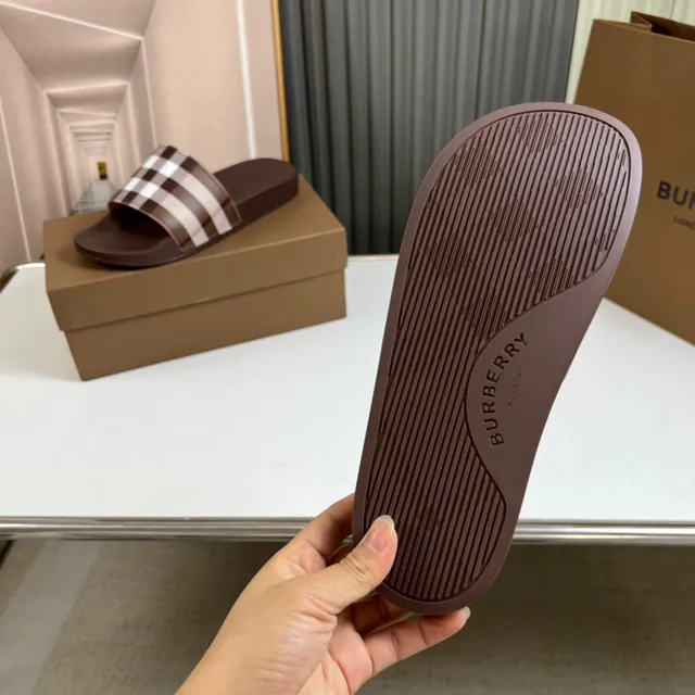 Burberry Brown Beige Single-Strap Slide Molded Rubber Sole Slippers 9