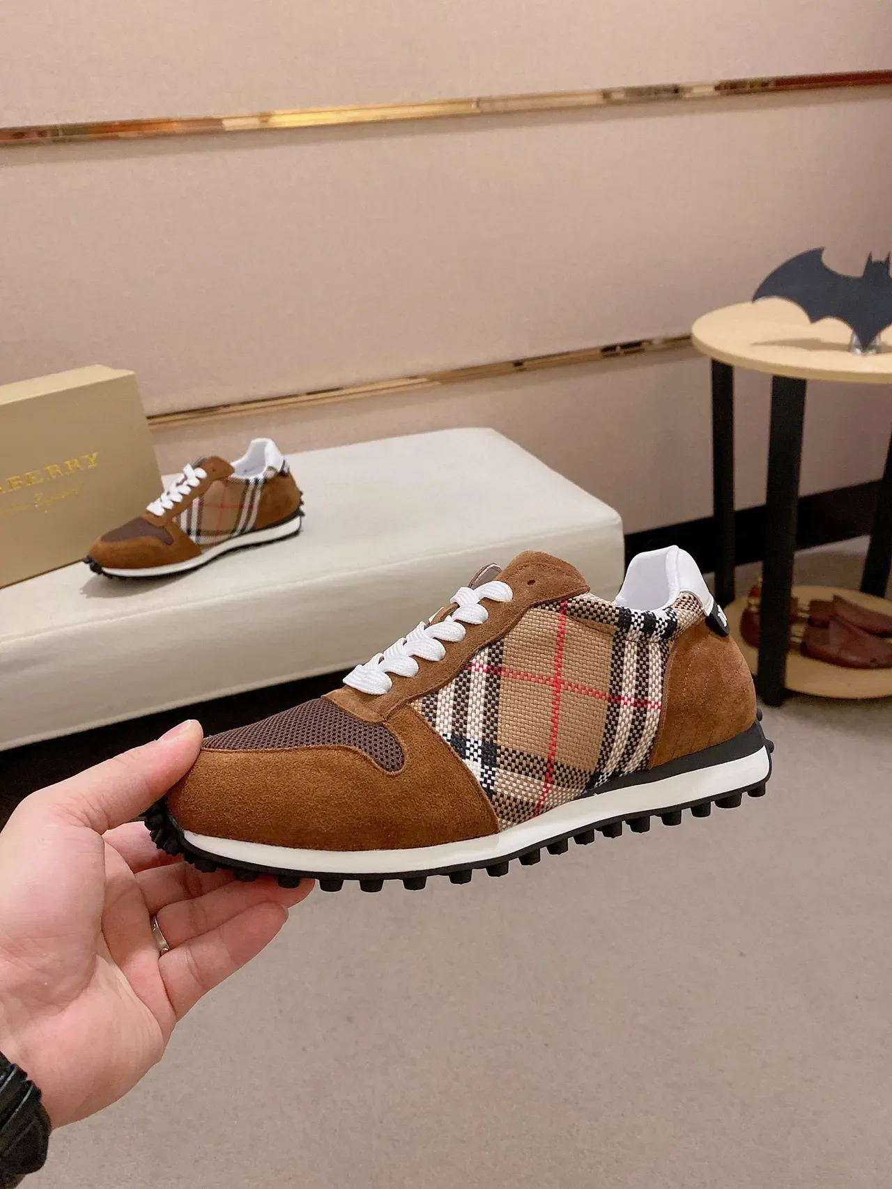 Burberry ব্রাউন বিজ স্যুয়েড এবং হাউস চেক টেক্সটাইল আপার মেশ টো ওভারলে লাইফস্টাইল স্নিকার্স 8