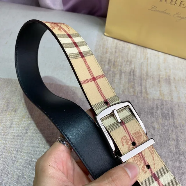 Burberry Haymarket Check Beige Red Reversible Hebilla Impresión Correa de Cuero 3