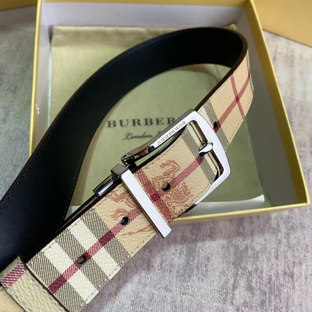 Burberry Haymarket Check Beige Red Reversible Hebilla Impresión Correa de Cuero 5