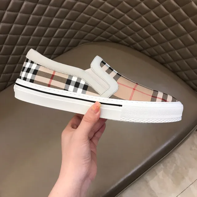 Burberry House Check Slip-On Sneaker बेज बहुरंगी कपड़ा लाइफस्टाइल स्नीकर 2
