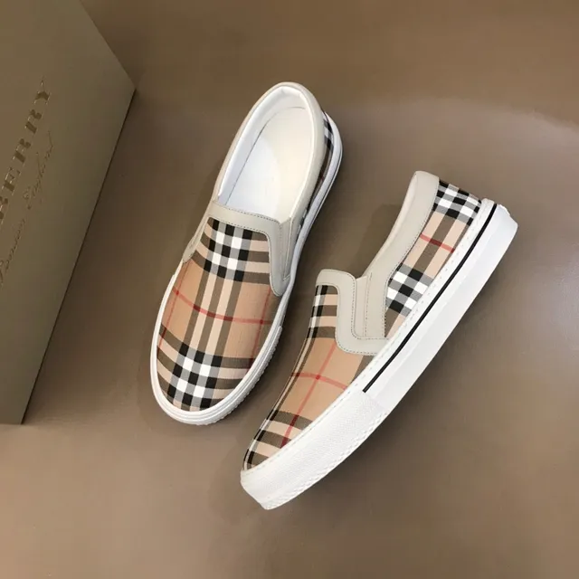 Burberry House Check Slip-On Sneaker बेज बहुरंगी कपड़ा लाइफस्टाइल स्नीकर 9