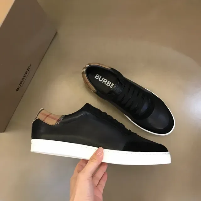 Burberry Knight Black et House Check sneakers lifestyle 4