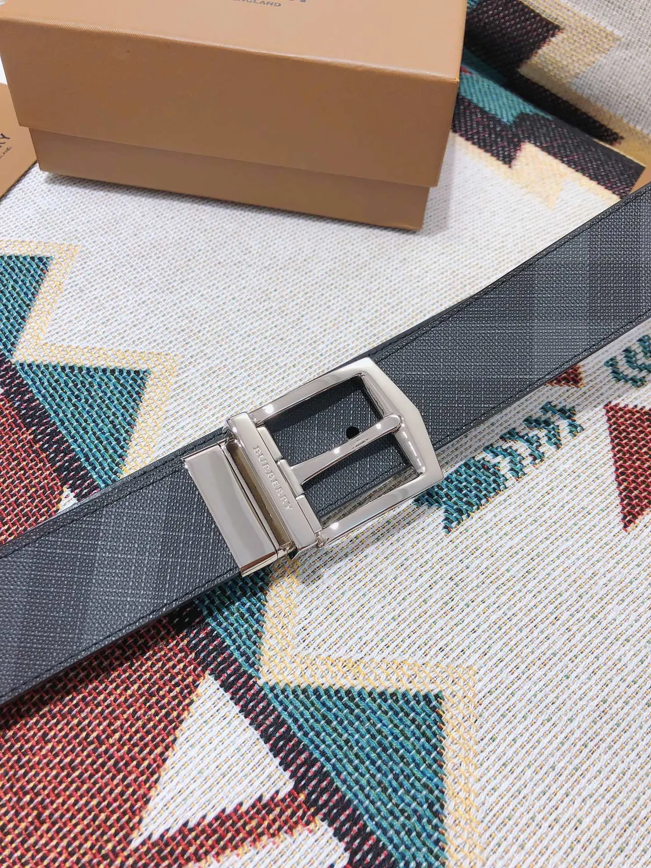 Burberry নাইট কালো ঘর চেক চামড়ার বেল্ট 7