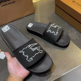 Burberry Knight Slide نعال سوداء