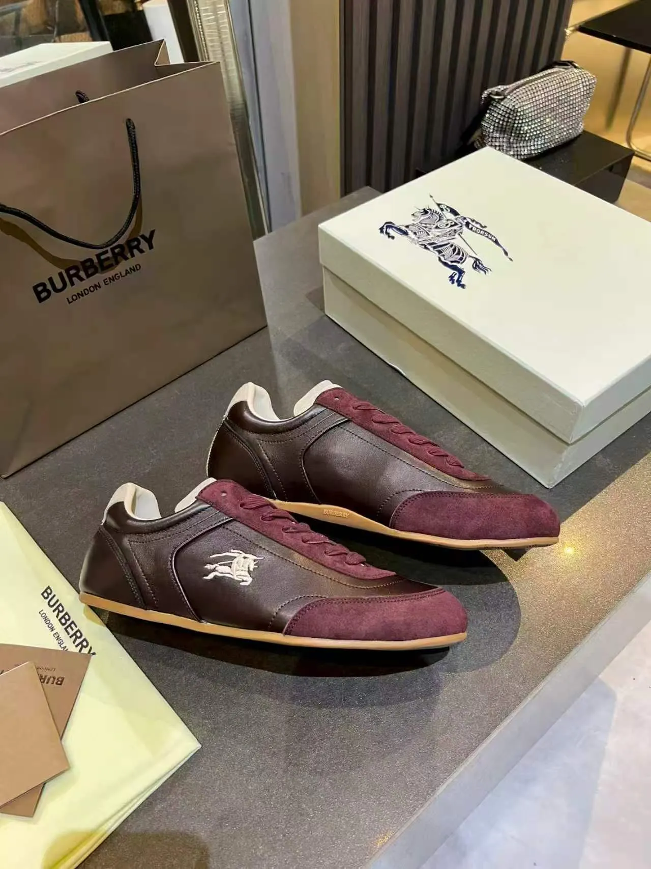 Burberry Knight Dos Tonos Cuero y Ante Zapatillas Lifestyle 4