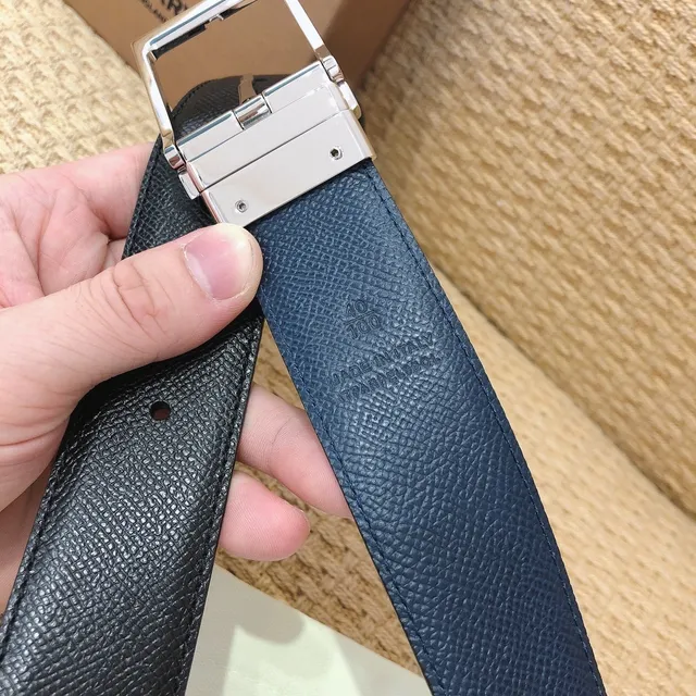 Burberry Reversible Black and Navy Leather Belt 2