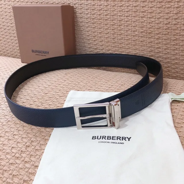 Burberry Reversible Black and Navy Leather Belt 3