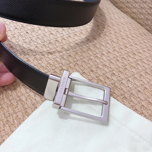 Burberry Reversible Black and Navy Leather Belt 4