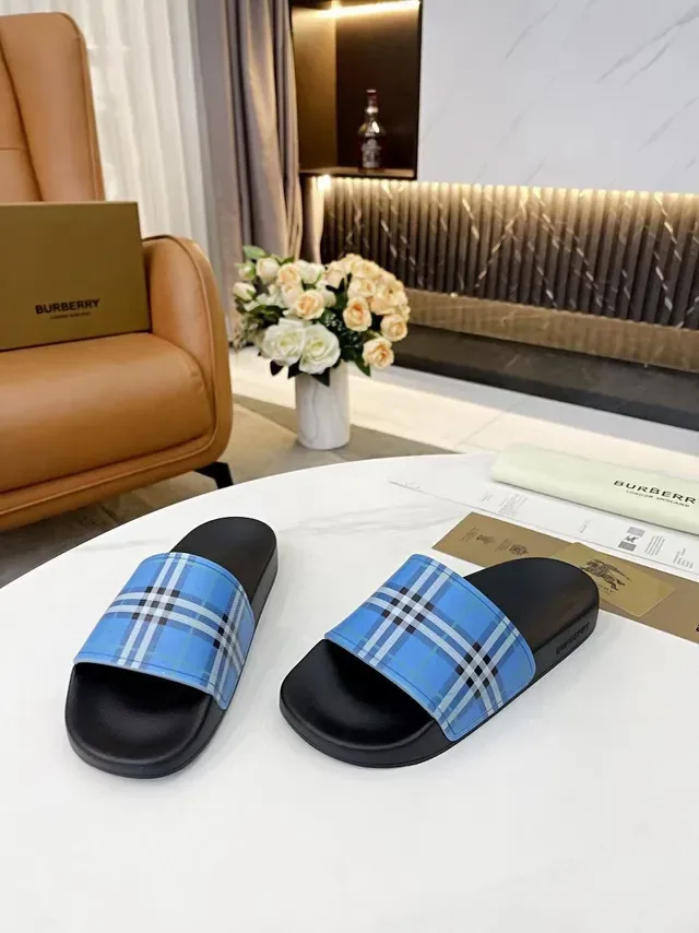 Burberry Slide Noir et Bleu Sandales à Une Courroie 2