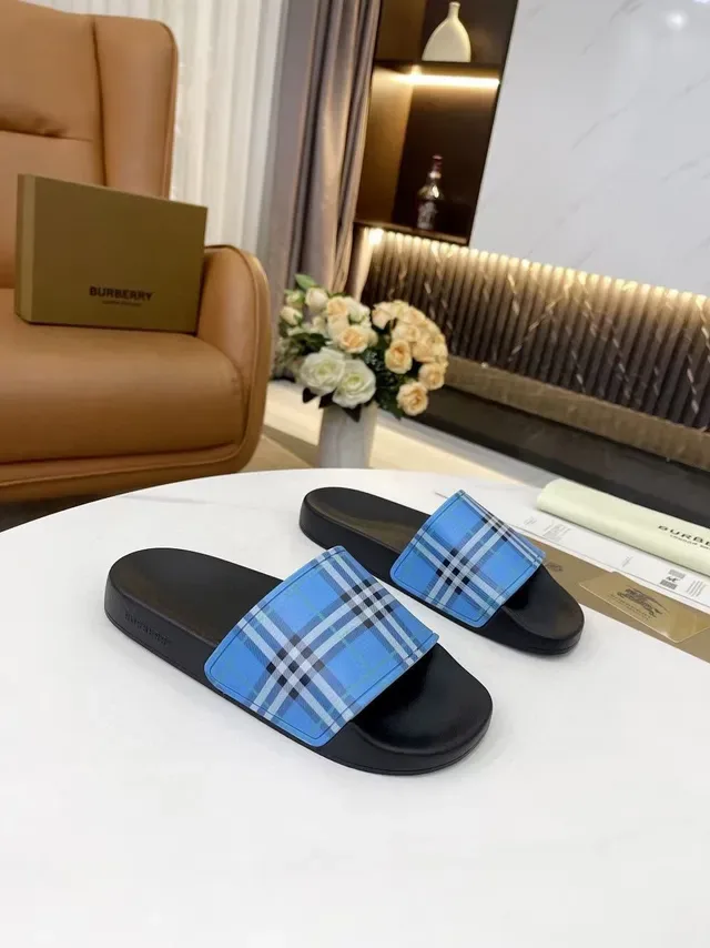 Burberry Slide Noir et Bleu Sandales à Une Courroie 5