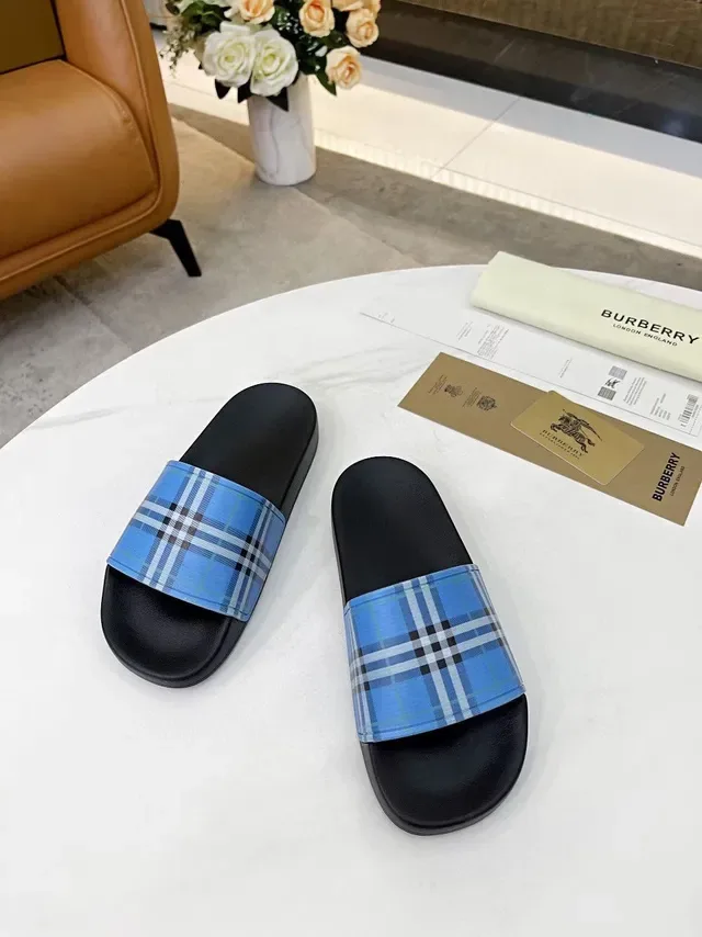 Burberry Slide Noir et Bleu Sandales à Une Courroie 6