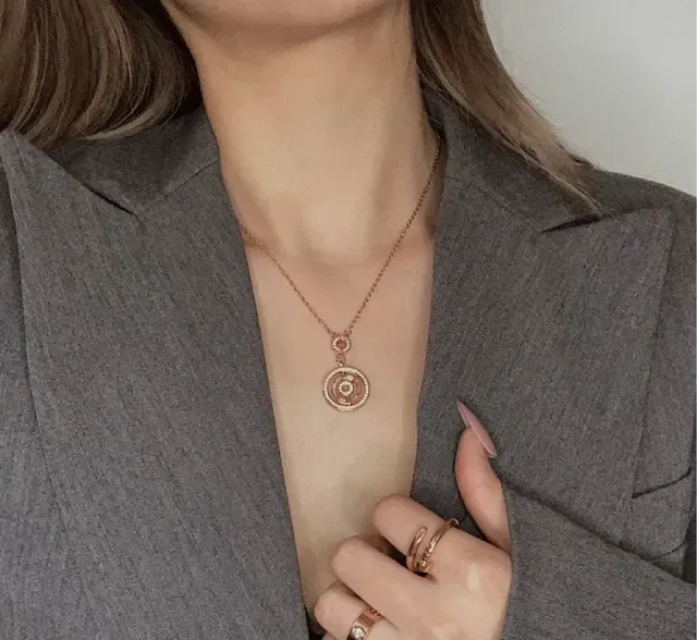 Bvlgari B.zero1 金银色 圆形旋转吊坠 帕维晶石镶边 项链 8