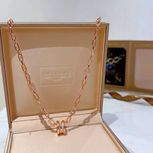 Bvlgari B.zero1 गुलाबी सोना और सफेद सिरेमिक डायमंड नेकलेस 4
