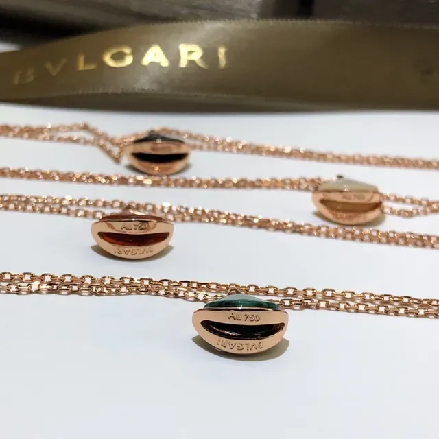 Bvlgari Divas’ Dream Fan-Shaped Stone Pendant Bracelets 3