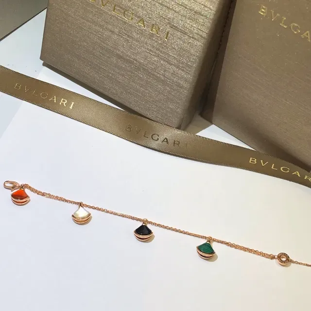 Bvlgari Divas’ Dream Fan-Shaped Stone Pendant Bracelets 5
