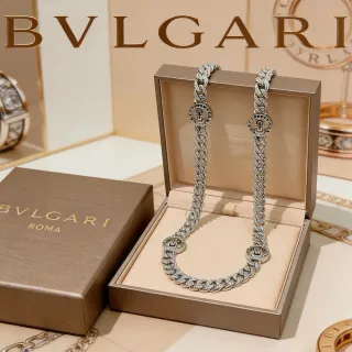 Bvlgari Iconica चांदी सफेद मोटी Curb-Link Chain Pavé-Set वृत्तीय मेडलीयंस नेकलेस
