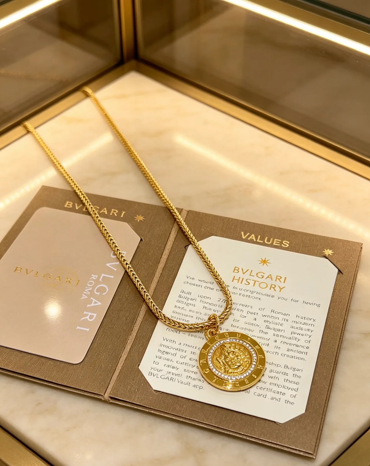 Bvlgari Medaglione সোনালী সাদা বোনা ফ্র্যাঙ্কো চেইন মুদ্রা-স্টাইল মেডেলিয়ন পেন্ড্যান্ট নেকলেস 7