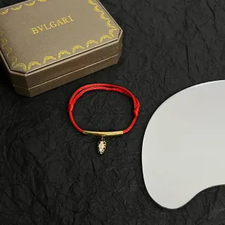 Bvlgari سوار حبل أحمر ذهبي مينا معلق