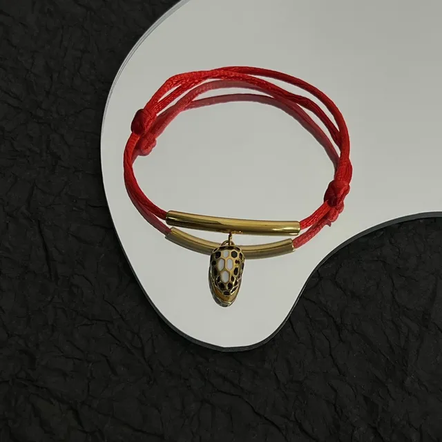 Bvlgari লাল দড়ি সোনালি টোন এনামেল পেন্ড্যান্ট ব্রেসলেট 4