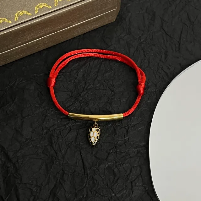 Bvlgari লাল দড়ি সোনালি টোন এনামেল পেন্ড্যান্ট ব্রেসলেট 6