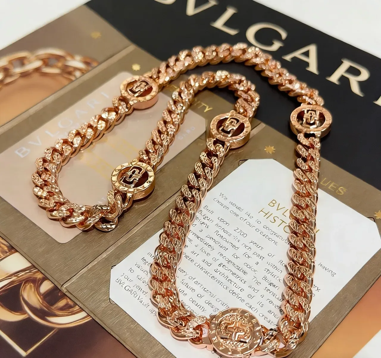 Bvlgari Ouro Rosa Pavé Curb-Link Gancini Medalhão Colar 7