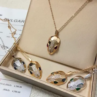 Bvlgari Serpenti قلادة رأس أفعى مقطّعة
