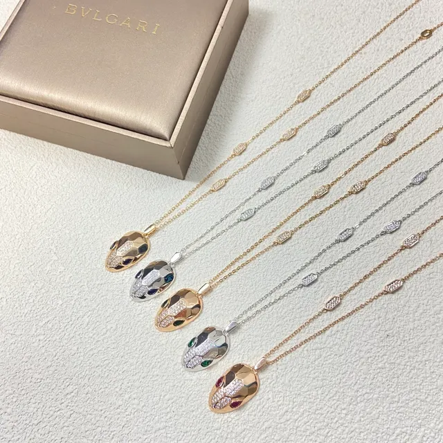 Bvlgari Serpenti Collares Pendente de Cabeça de Serpente Facetados 2