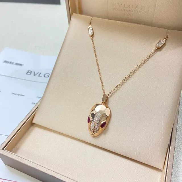 Bvlgari Serpenti Collares Pendente de Cabeça de Serpente Facetados 4