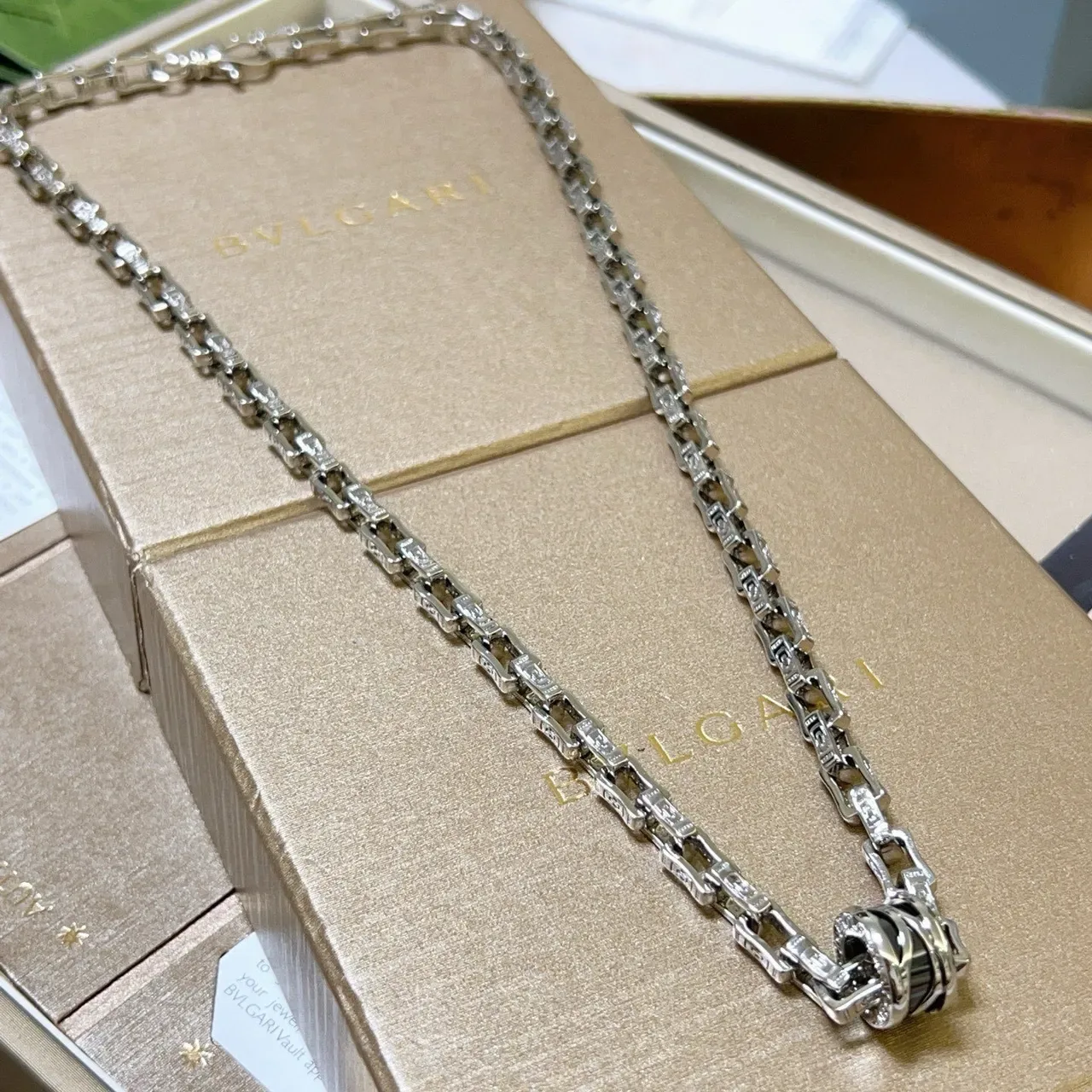 Bvlgari 蛇形灵感 扭曲扣 银色链条项链 9