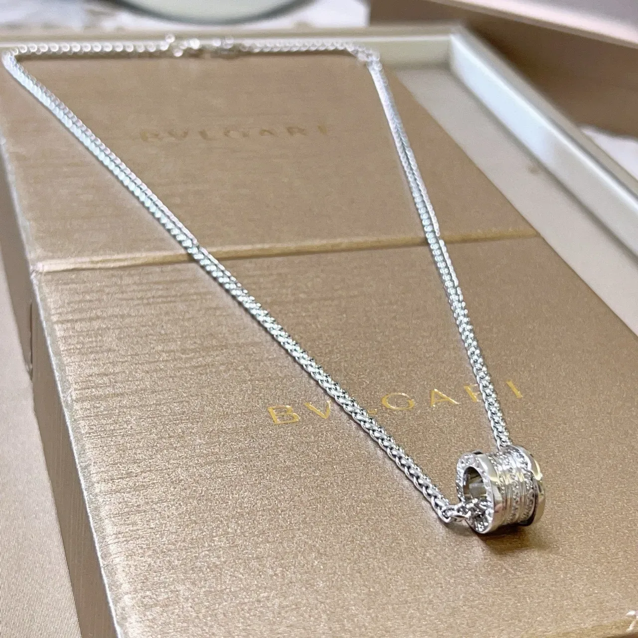 Bvlgari चांदी भूरा श्रृंखला सिलिंड्रिकल पैवें पेंडेंट नेकलेस 7