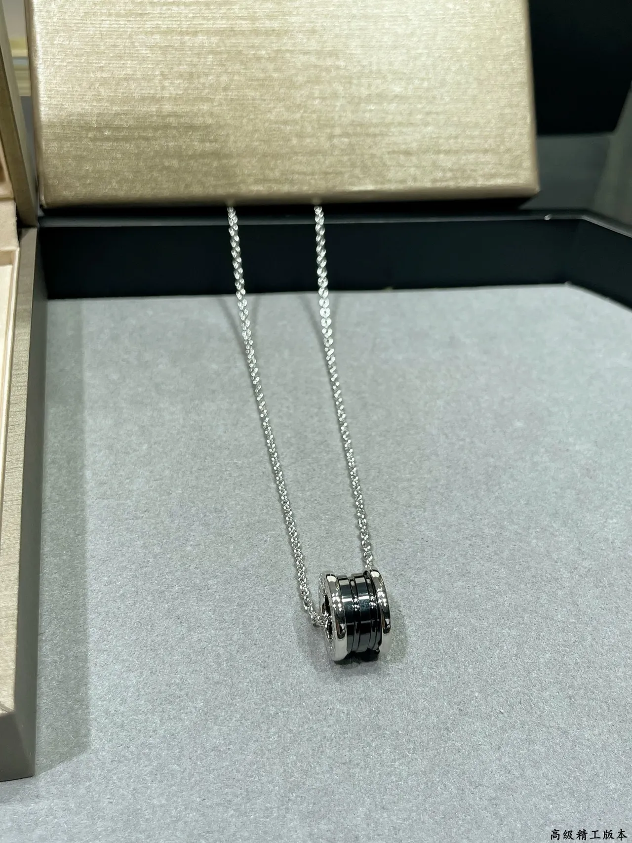 Bvlgari 银黑桶形吊坠多环结构项链 3