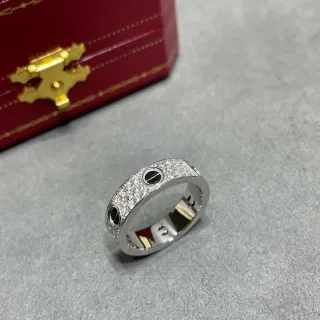 Cartier Juste un Clou خاتم باڤيه الماس و المينا الأسود