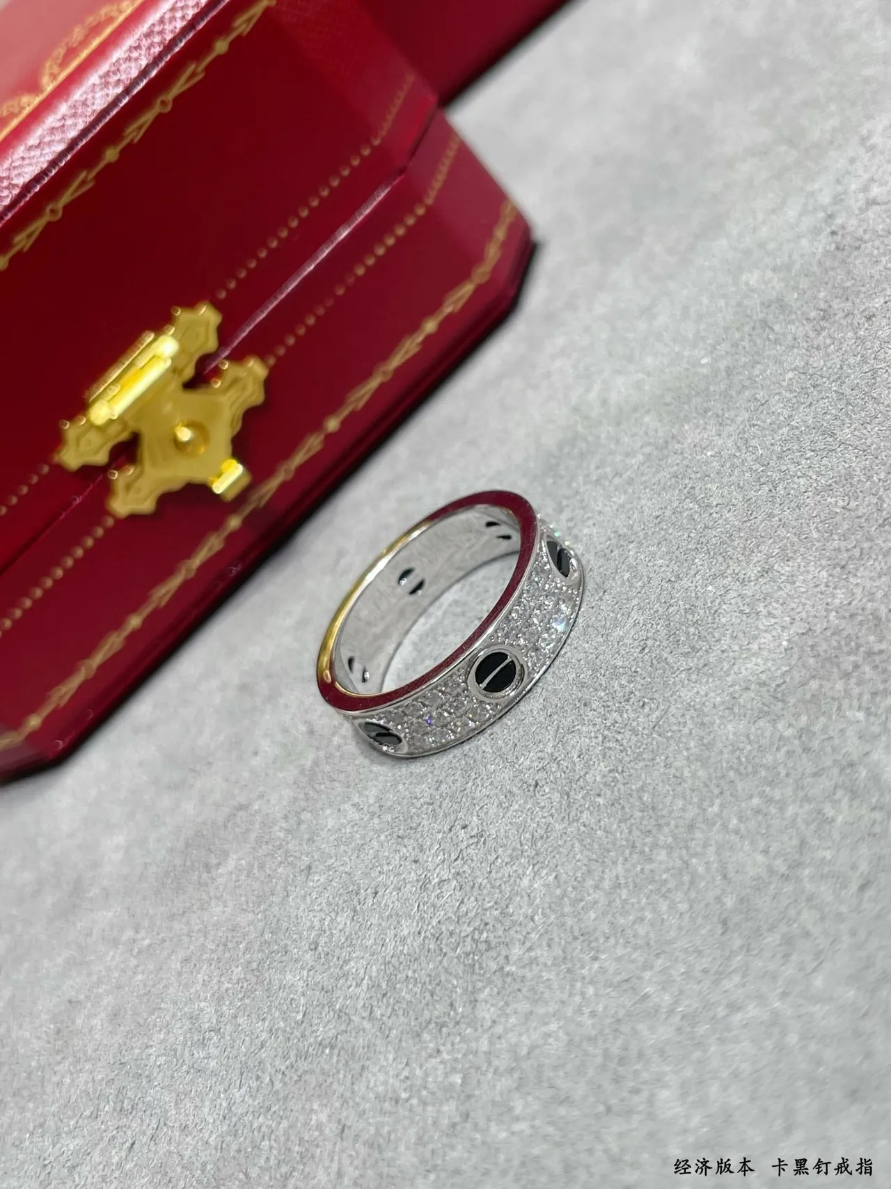 Cartier Juste un Clou خاتم باڤيه الماس و المينا الأسود 5