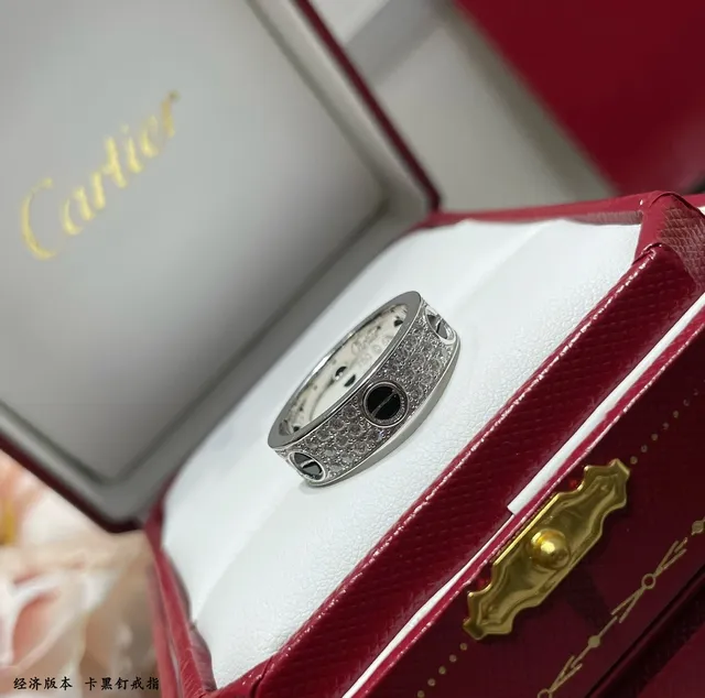 Cartier Juste un Clou خاتم باڤيه الماس و المينا الأسود 8