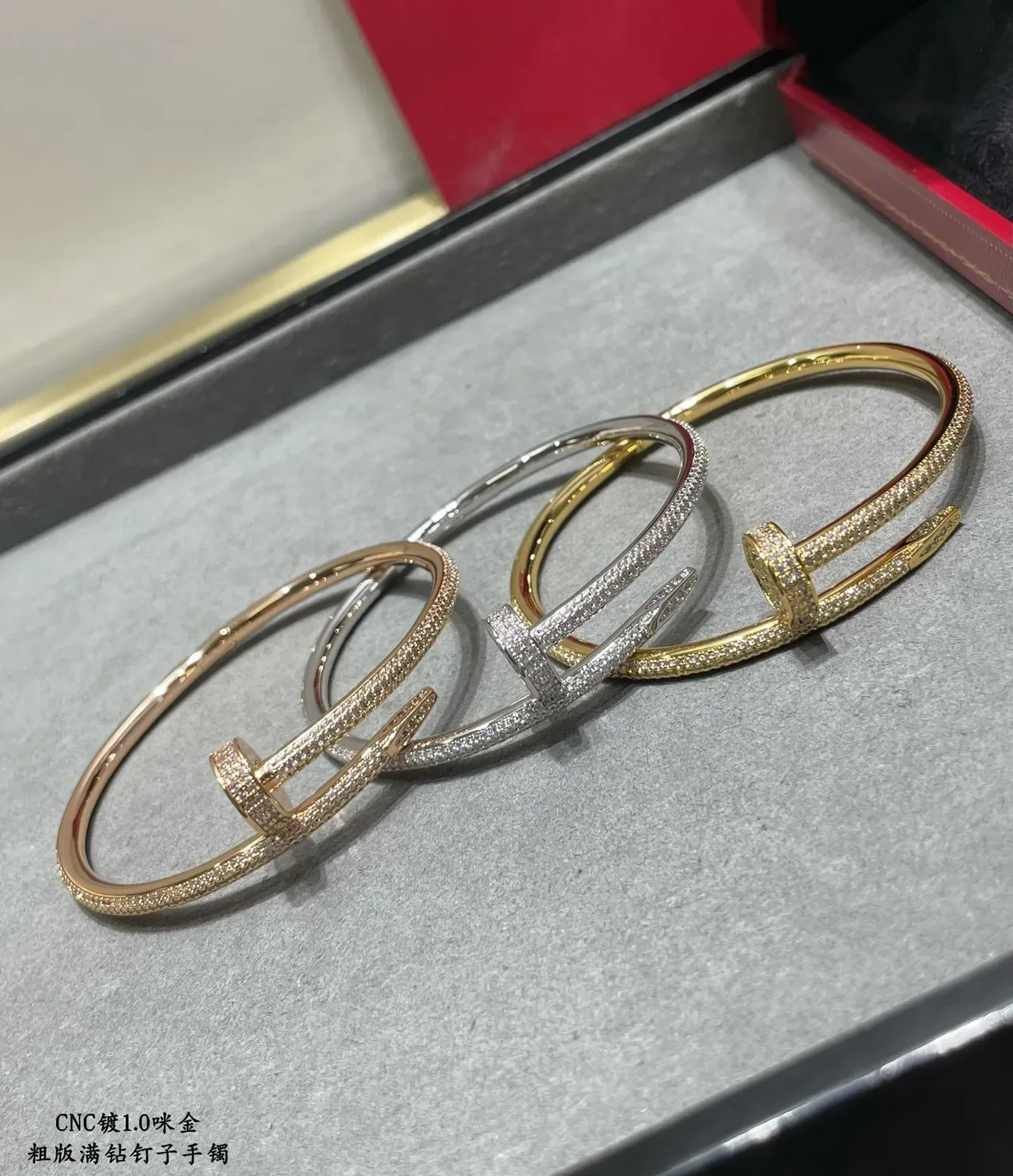 Bracelet Cartier Juste un Clou argent avec diamants Pavé-Set transparents motif tête de clou 8