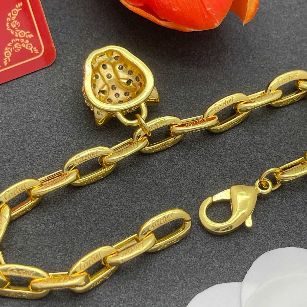 Cartier Panthère de Cartier Pavé tête de panthère bracelet en chaîne en or 3