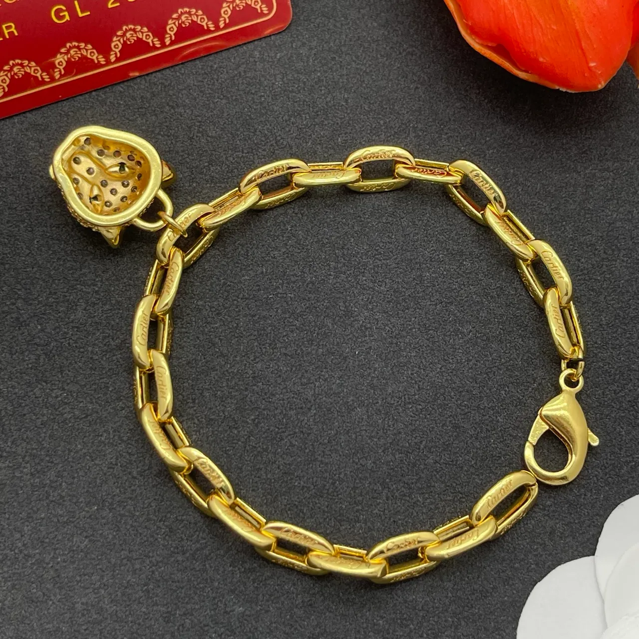 Cartier Panthère de Cartier Pavé tête de panthère bracelet en chaîne en or 4