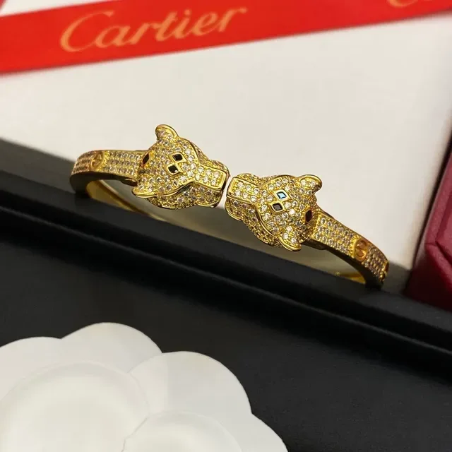 Cartier Panthère ड्यूल पैंथर हेड पावे बैंगल ब्रेसलेट 3