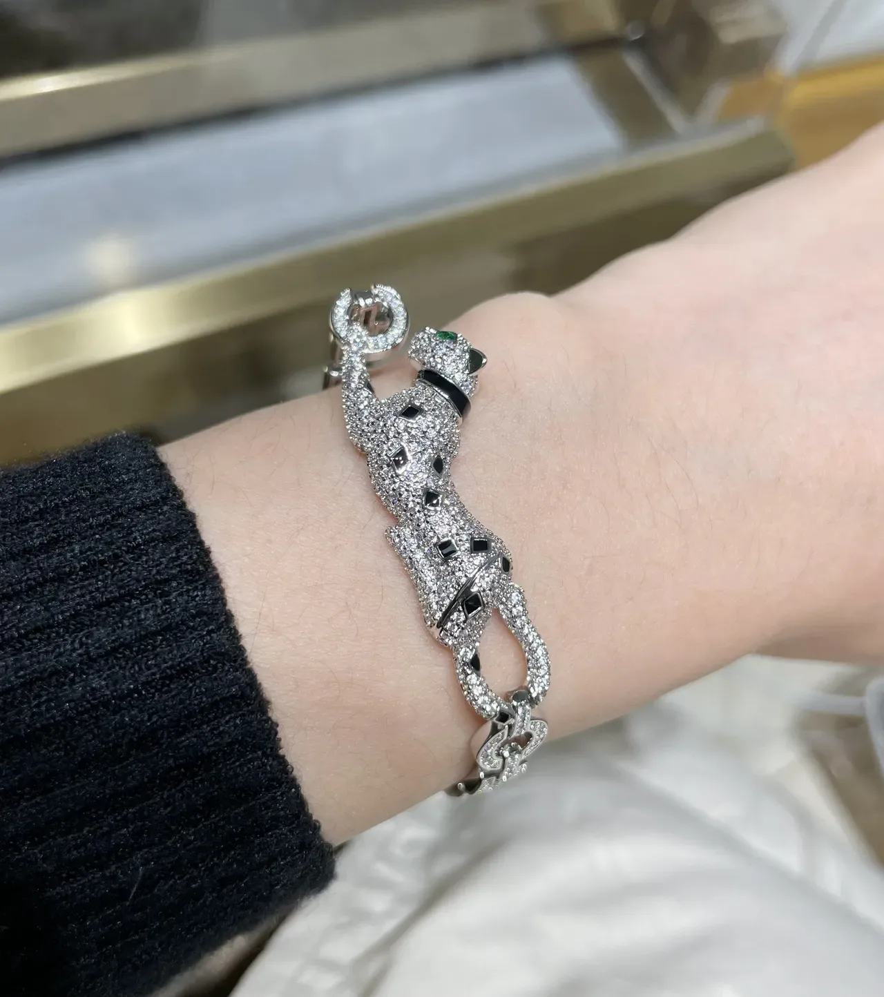 Pulsera Cartier Panthère diamantes pavé Panther 9