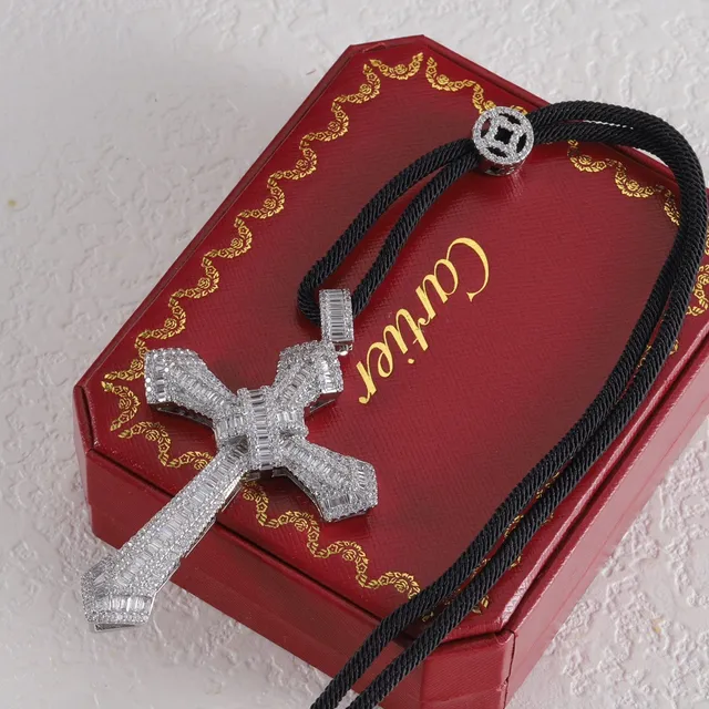 Cartier فضي أسود Pavé-Set تعليقة صليب Baguette-Cut حدود الحجر قلادة 3
