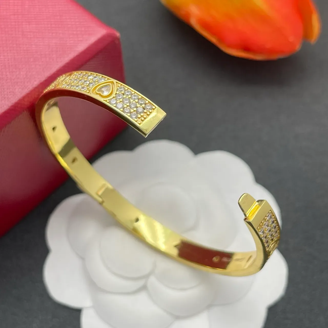 Cartier-Style Pavé Cristal Corazón Oval Brazalete 4