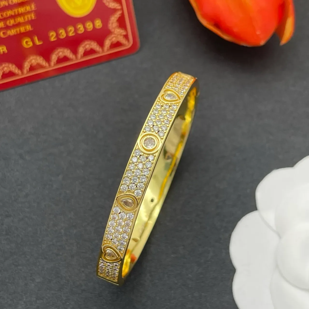 Cartier-Style Pavé Cristal Corazón Oval Brazalete 6