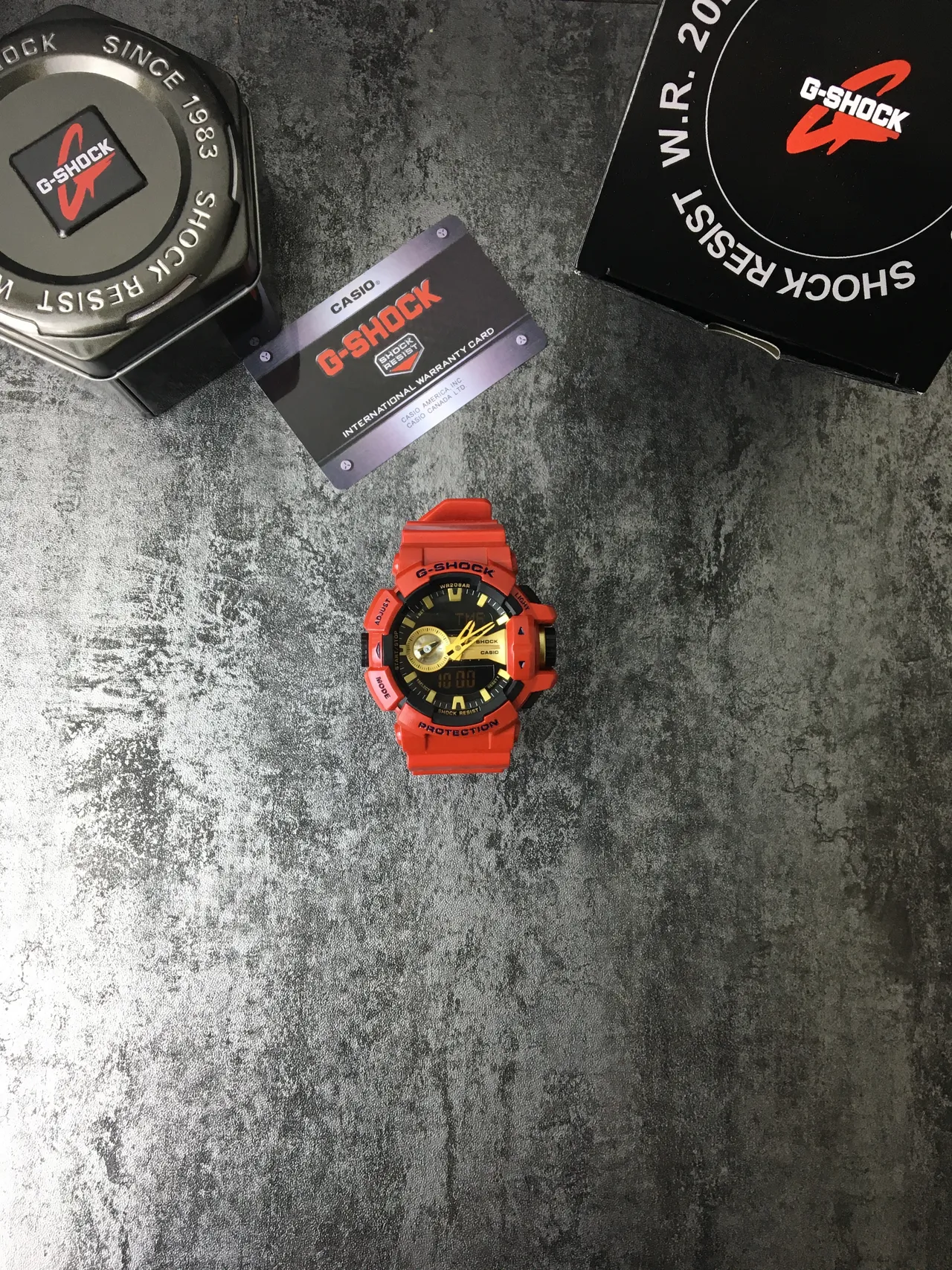 Casio G-Shock GA-100 Reloj Deportivo Rojo y Oro 3